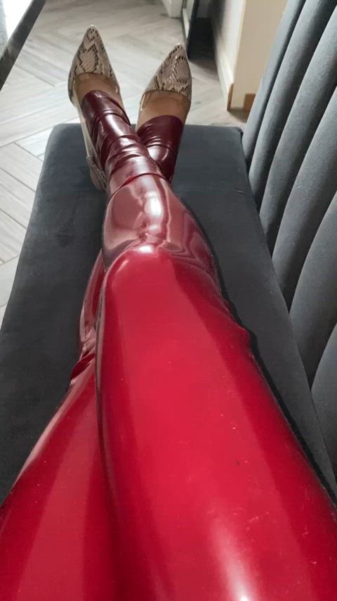 Red latex paired with high heels...what better combo for the weekend