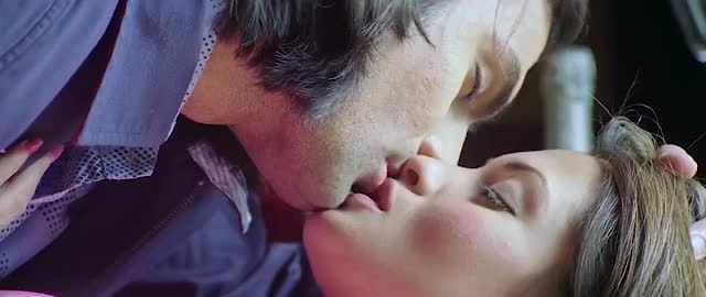 bollywood celebrity french kissing kiss clip