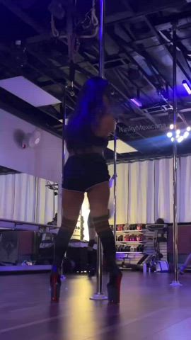amateur ass dancing latina onlyfans petite pole dance twerking clip