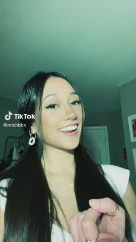 teen tiktok tongue fetish clip