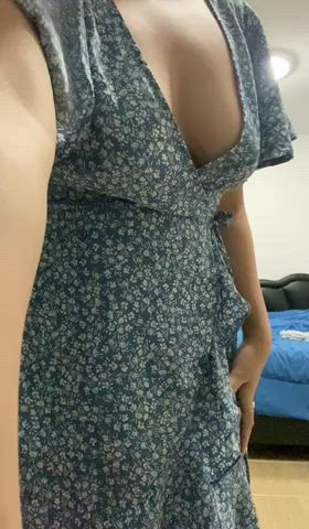 23 year old Asian girl! Ready to please you and make you cum? dick rate ? customs