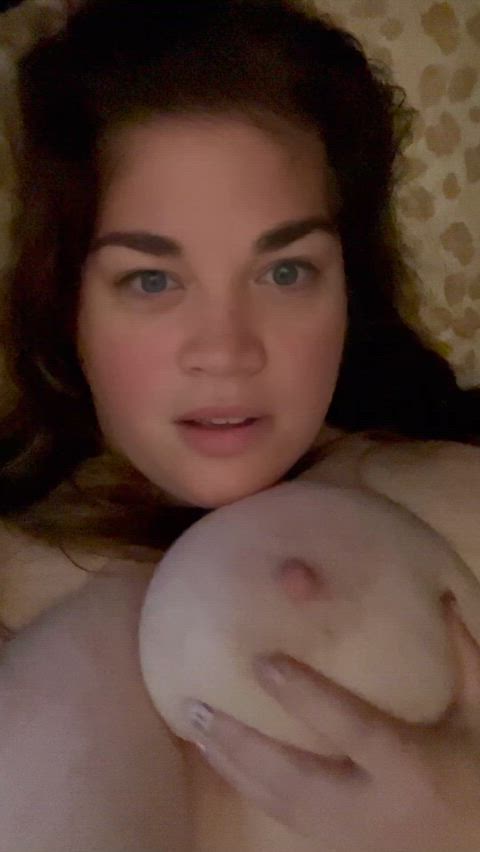 I love sucking on my titties