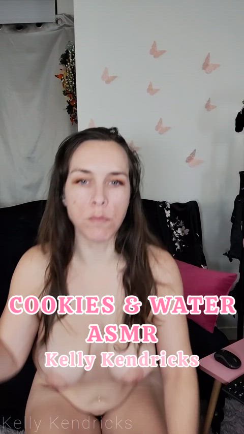 asmr big tits brunette food fetish loyalfans manyvids onlyfans streamate silly cam-girls