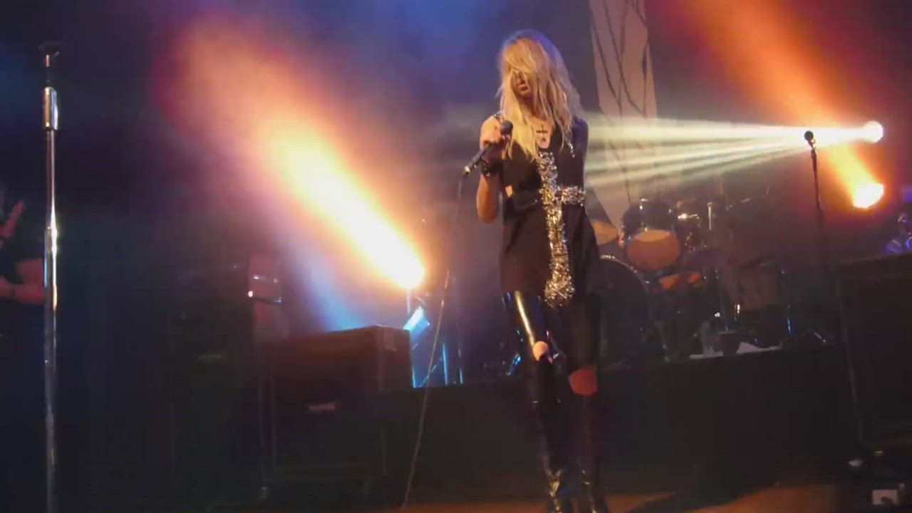 Ass Taylor Momsen Tease clip