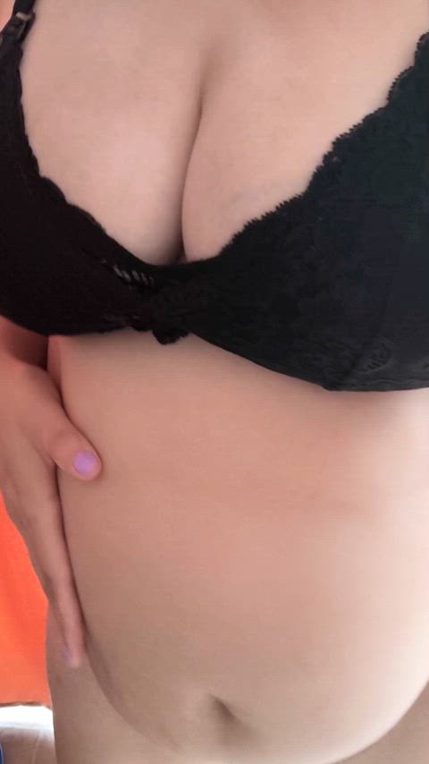 belly button big tits milf mom onlyfans pregnant belly big-bump chubby-girls curvy-chicks