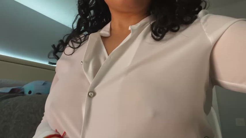 braless erect nipples milf nipples onlyfans-creators clip
