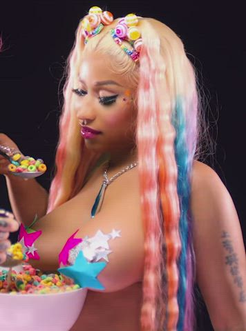 Nicki Minaj eating cereal is the best!