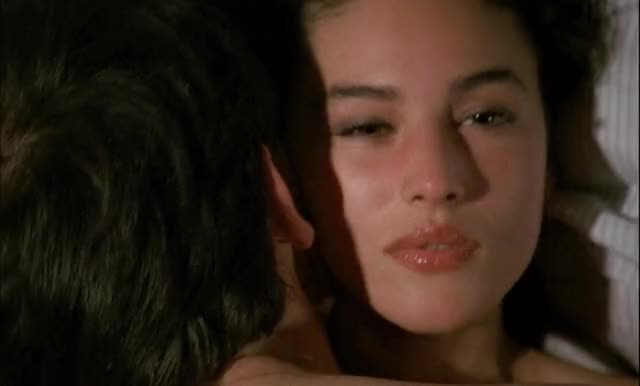 Twentysomething Monica Bellucci in La Riffa