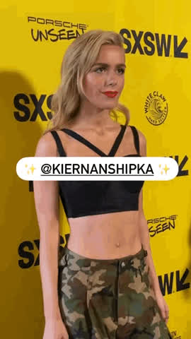 Belly Button Kiernan Shipka Lips clip