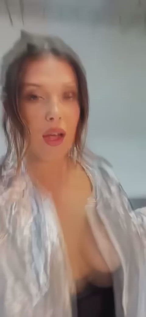 brunette celebrity nipples nipslip tits celebs fit-girls just-boobs clip