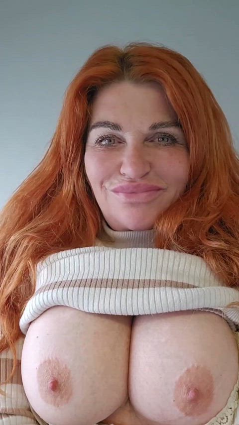 amateur big tits busty cute homemade huge tits milf mature natural tits redhead curvy-chicks