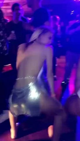 blonde strip twerking clip