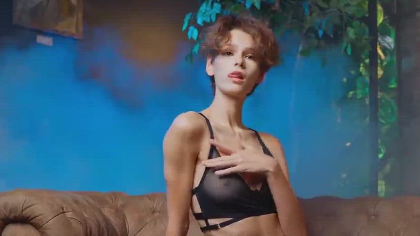 model nipslip photoshoot clip