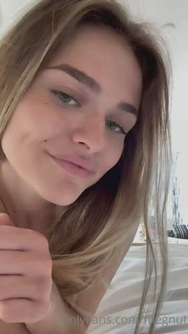 19 years old blonde squeezing clip