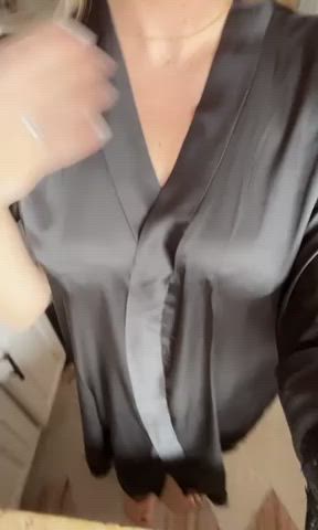 amateur big tits boobs cleavage hotwife lingerie milf panties clip