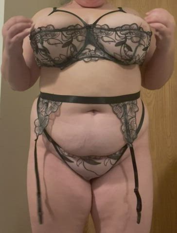 amateur big tits chubby curvy granny huge tits milf mom titty drop clip