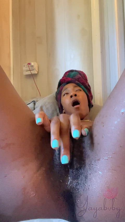 Drop a “💦” if I can cum squirt on that dick