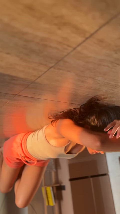 cleavage desi perky indian clip