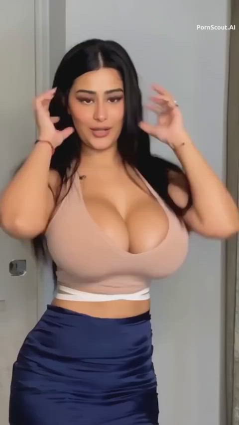 ai generated big tits bouncing bouncing tits brunette curvy huge tits tiktok clip