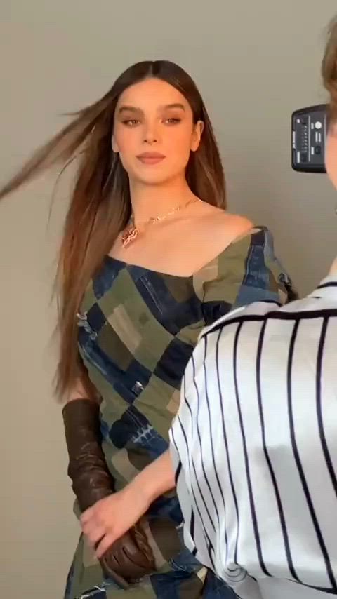 celebrity hailee steinfeld photoshoot clip