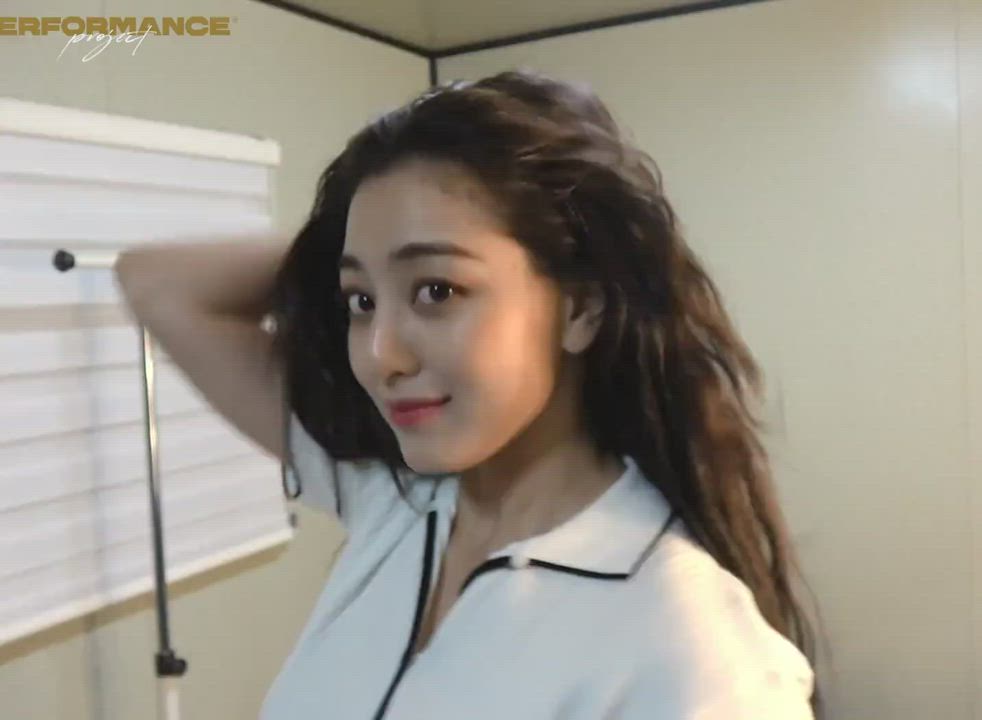 Asian Cute Dancing clip