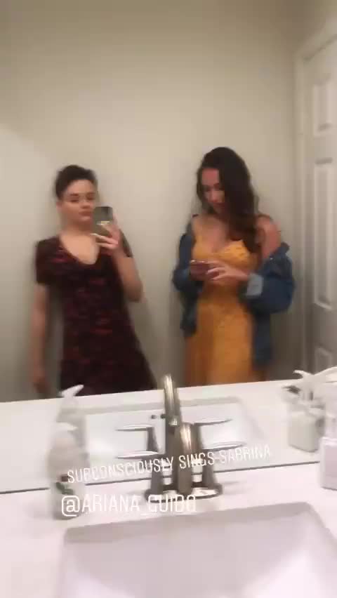 Joey King and Ariana Guido