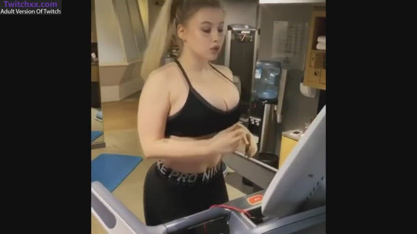 18 years old babe big tits busty huge tits natural tits pmv teen tiktok clip