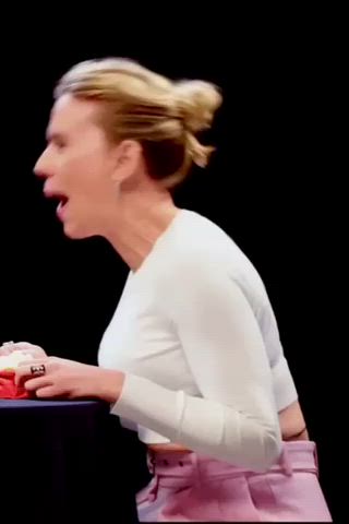 Bouncing Bouncing Tits Celebrity Jiggling MILF Scarlett Johansson Screaming clip