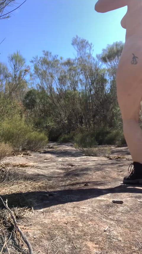 Naked hiking gets my heart racing in more than one way! 🥾