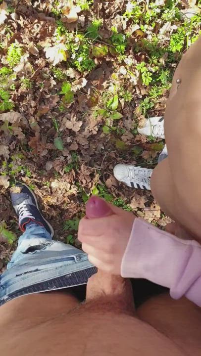 Cumshot Handjob Outdoor Submissive clip