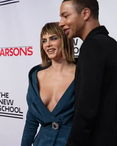 boobs braless cara delevingne clip