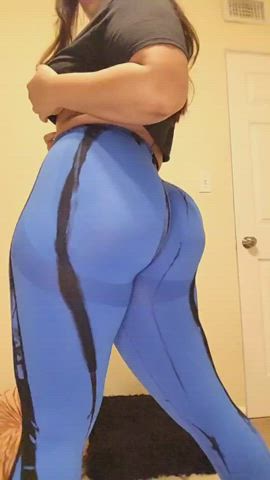 How does my ass look in these leggings? you be the judge
