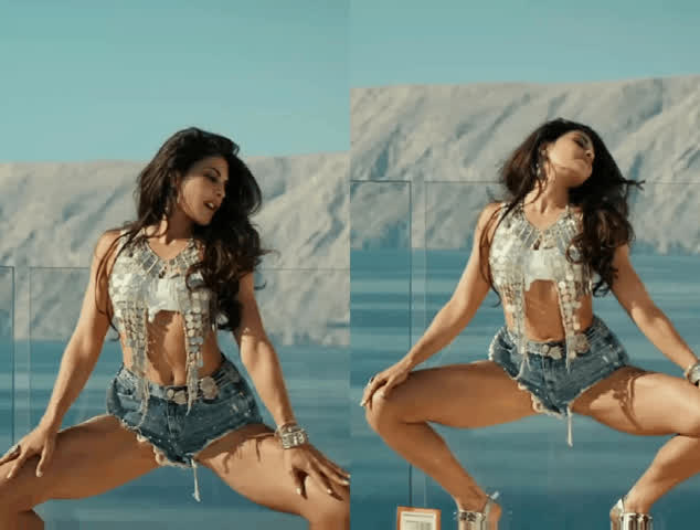 Imagine Jacqueline Fernandez going up and down that way ↕️🥵