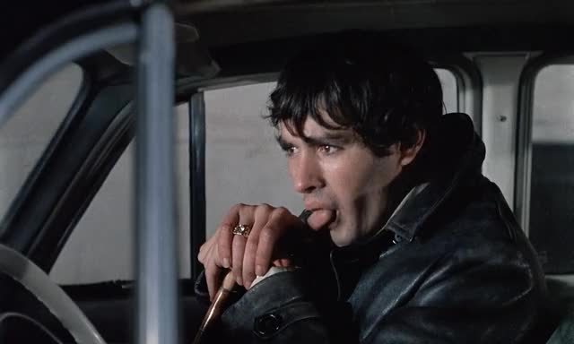 Belle-de-Jour-1967-GIF-01-28-45-thumb-chewing