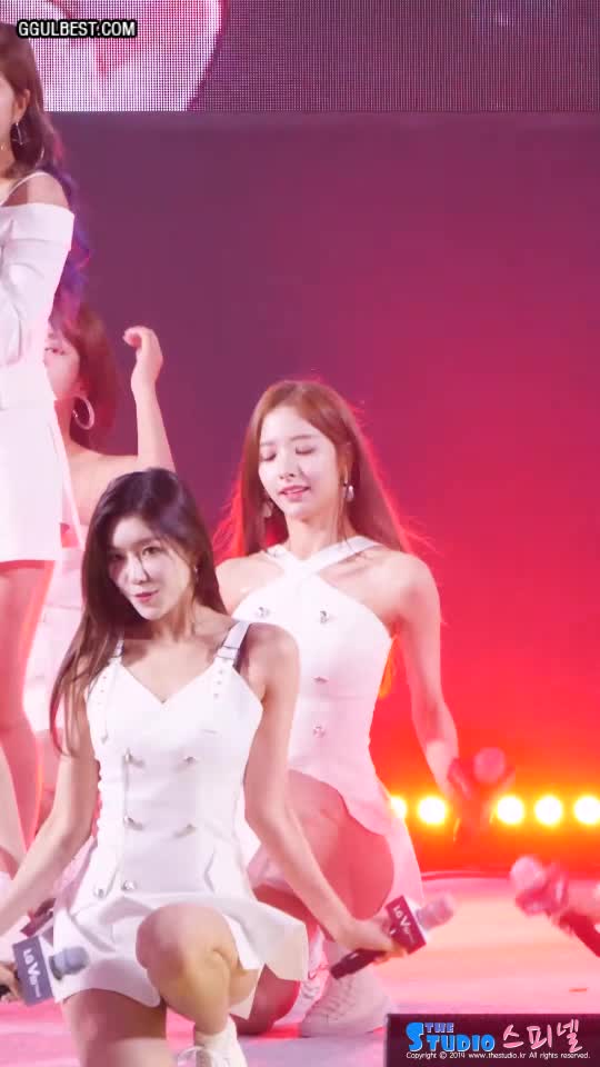 WJSN BONA white sleeveless dress .gif