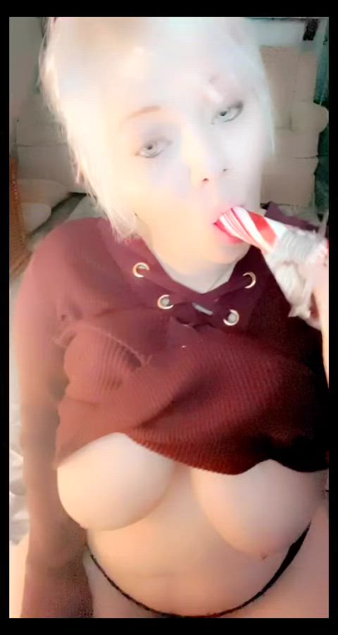 candy sucking underboob clip