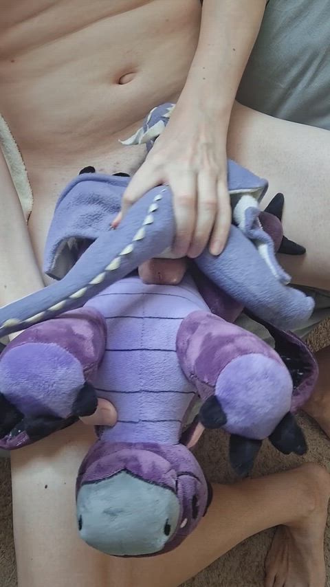 Lovely afternoon threesome with my purple dragons