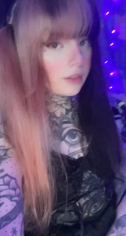 Wouldn’t you love to worship this hard girl cock??