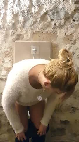 Women can use a male urinal to pee [F]