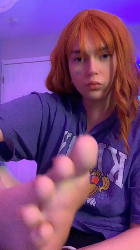 Watch me suck my own toes 😋