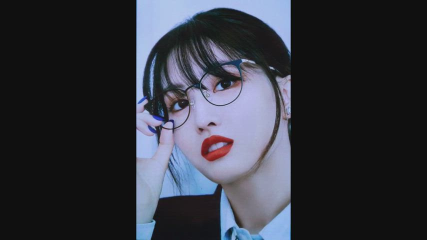 Momo (Twice) 02