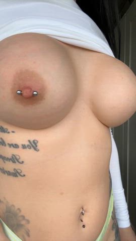 I love having my milf nipples played with