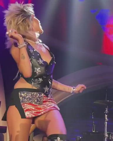 Miley on stage