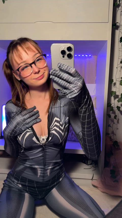 just a cute 18yo spidergirl trying to protect the city… how am I doing