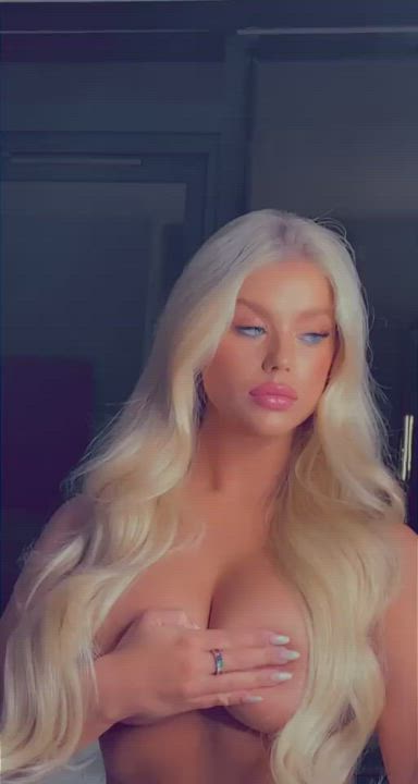 Big Tits Blonde Selfie clip