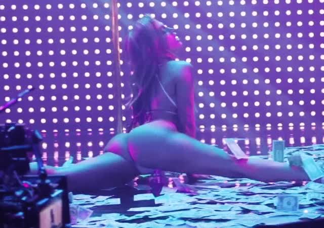 Jennifer Lopez Sexy – Hustlers - 2