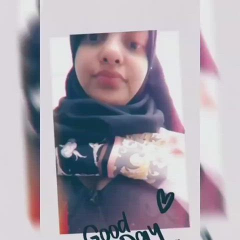 boobs hijab selfie clip