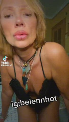 cougar downblouse milf nipples nipslip clip