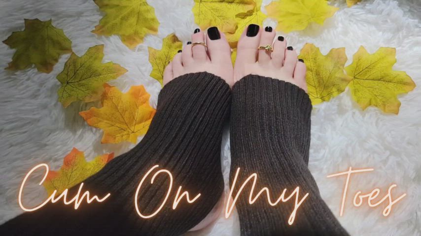 "Cum On My Toes" is a straight forward, toe focused JOI. Come watch it!