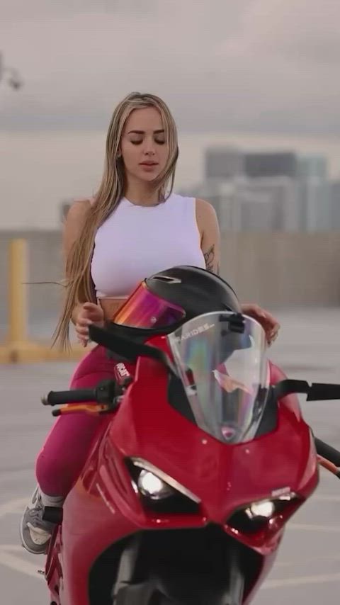 babe blonde cum on pussy cum on tits cute girls outdoor riding tiktok titty fuck